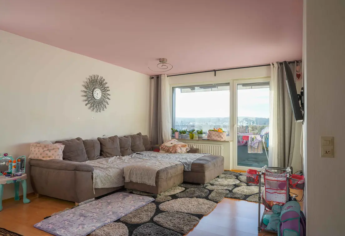 Traumhafte 4-Zimmer Wohnung mit Panoramablick, Balkon & Tiefgarage - Perfekt für Familien und Paare